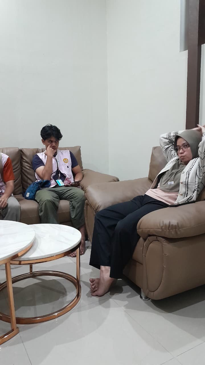 Kunjungan ke rumah perangkat desa