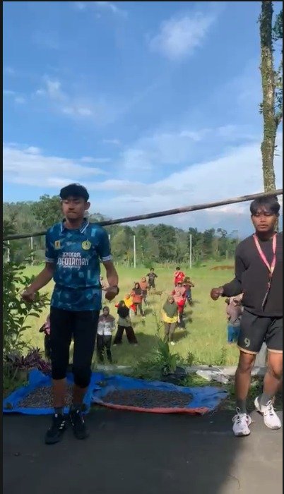 Kegiatan Senam Pagi Bersama Ibu-Ibu di Dusun 4