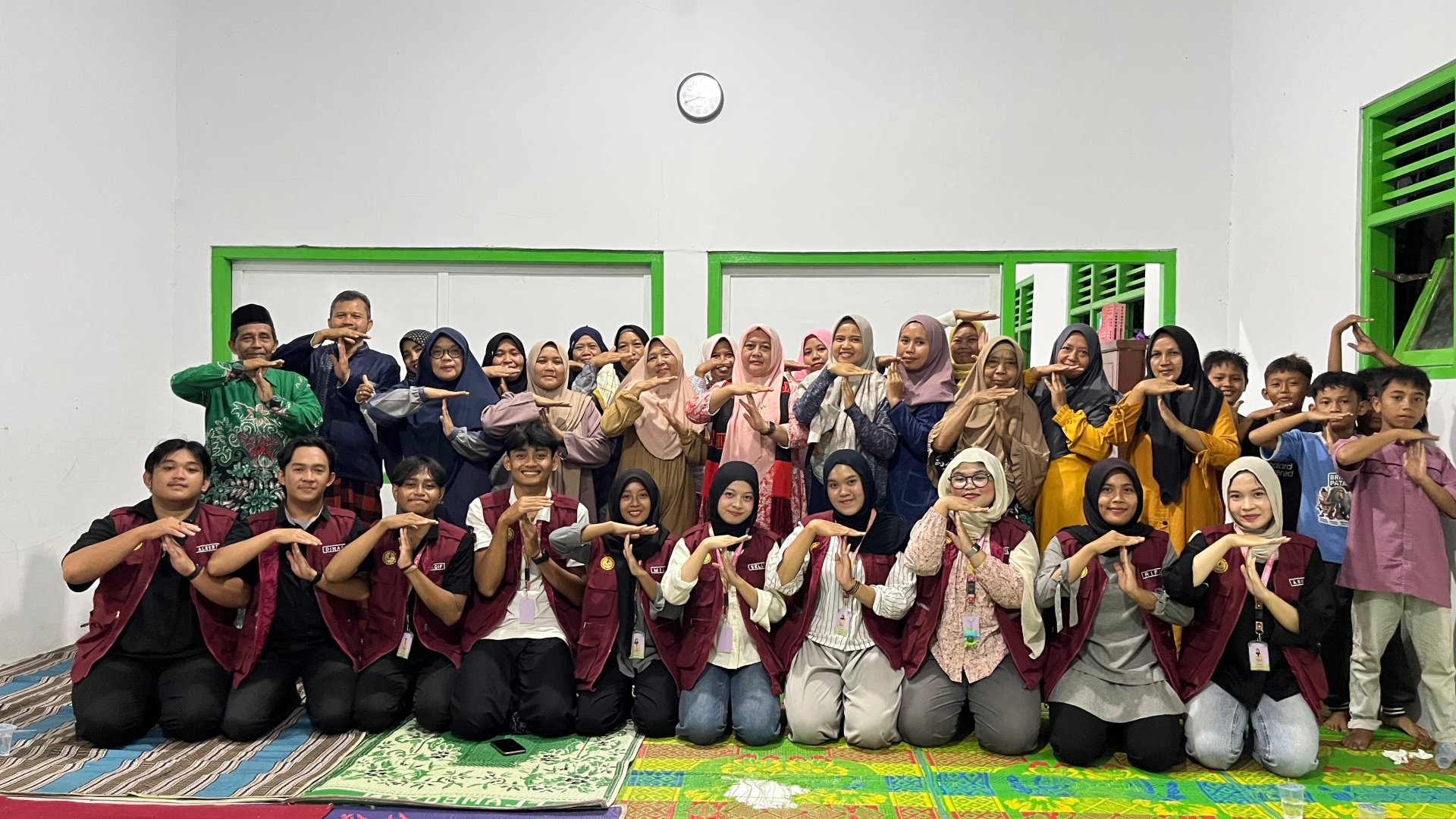 Acara Perpisahan dengan Warga Desa Tanalum