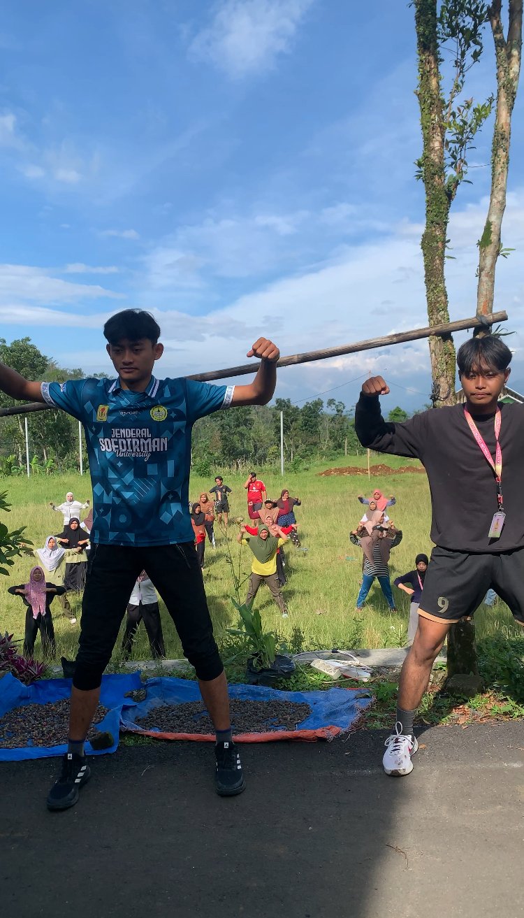Kegiatan Senam Pagi Bersama Ibu-Ibu di Dusun 4