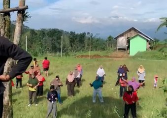 Kegiatan Senam Pagi Bersama Ibu-Ibu di Dusun 4