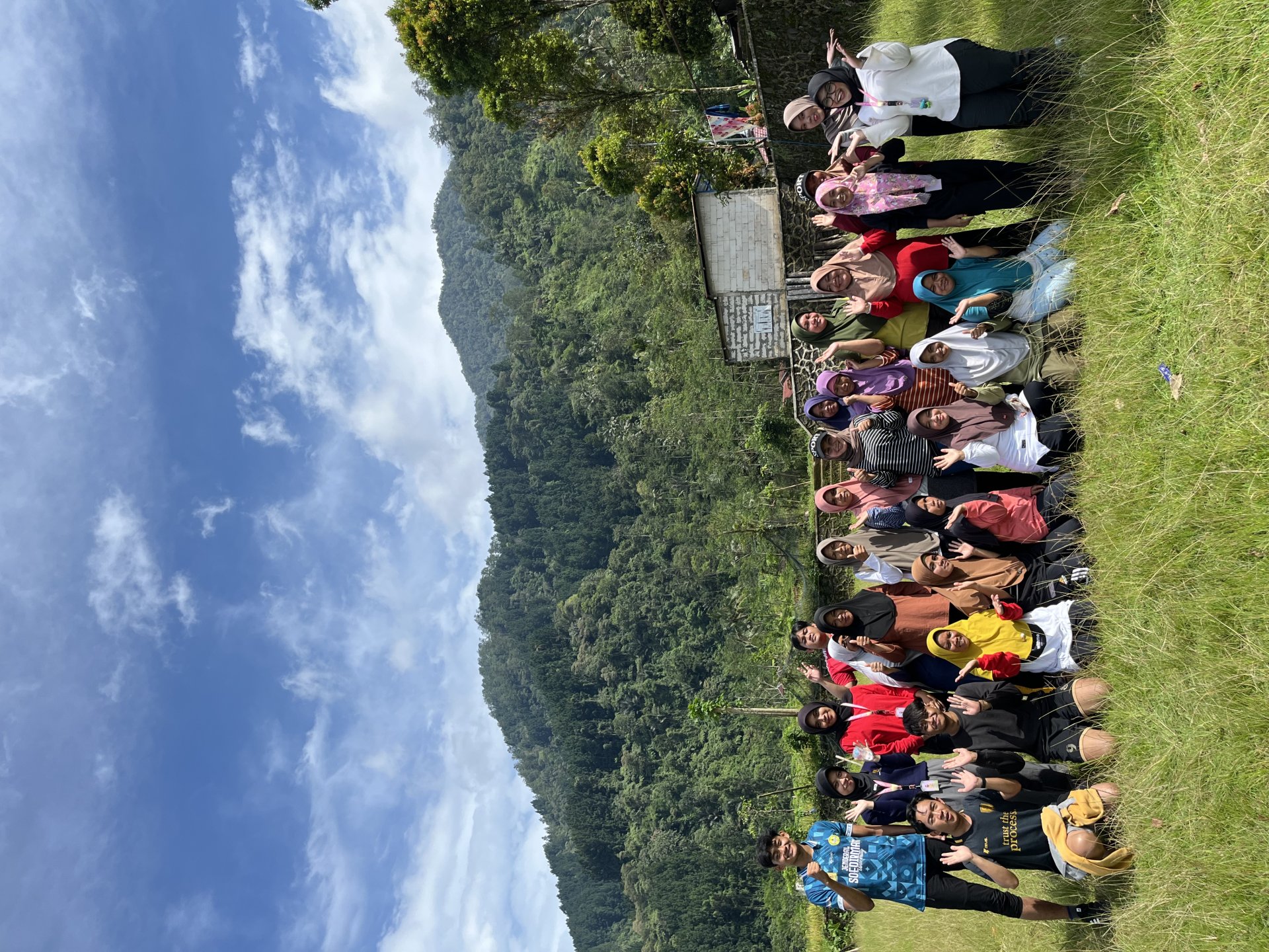 Kegiatan Senam Pagi Bersama Ibu Ibu Dusun 4