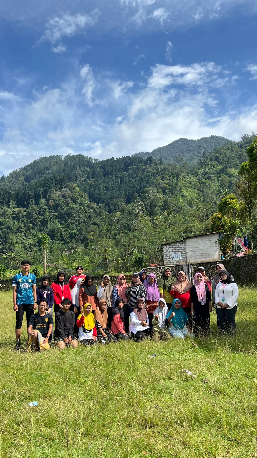 Senam Pagi Bersama Ibu-Ibu Dusun 4 (08-02-2026)