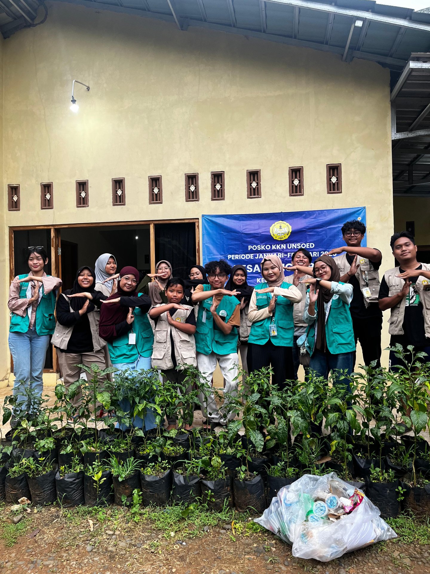 Hari ke-33 kkn pendampingan umkm, piket posko, ekspedisi surat, silaturahmi dengan desa tanggeran dan somagede