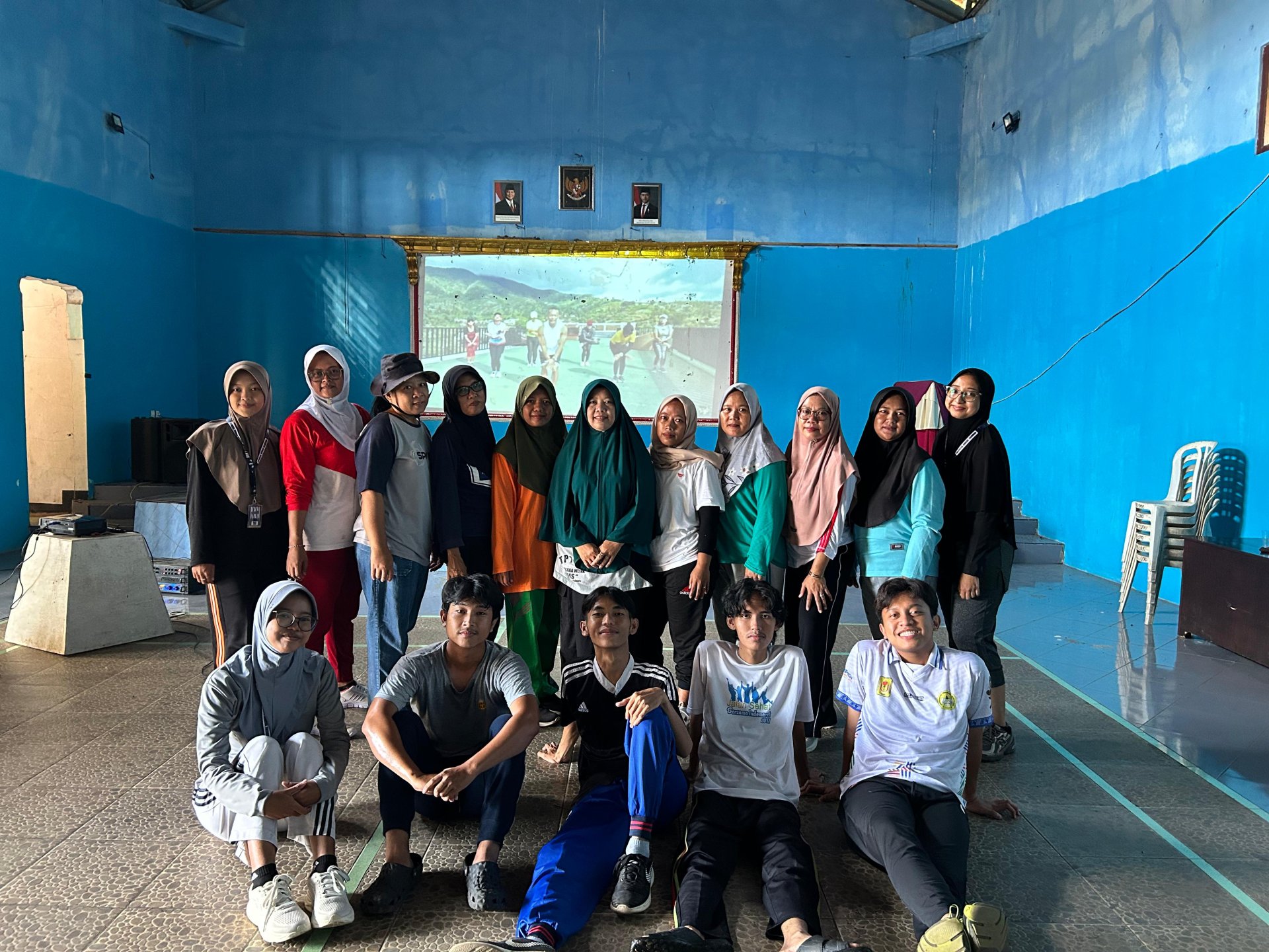 Senam Pagi Bersama Ibu-ibu Desa Wanogara Wetan