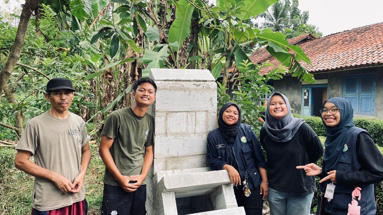 Day 33 -menyelesaikan rocket stove