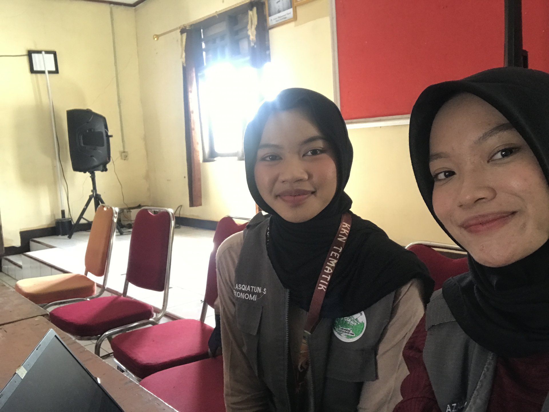 Piket balai desa ke 3!