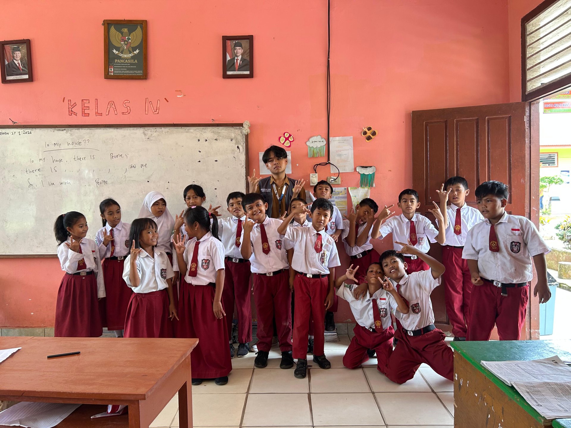 Mengajar Bahasa inggris