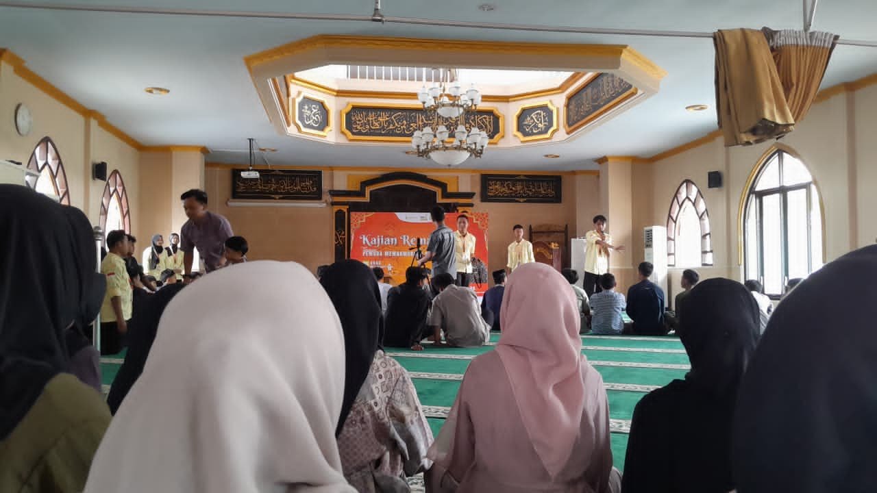 Mengikuti Kajian Remaja Masjid Nuurul Iman Sumampir