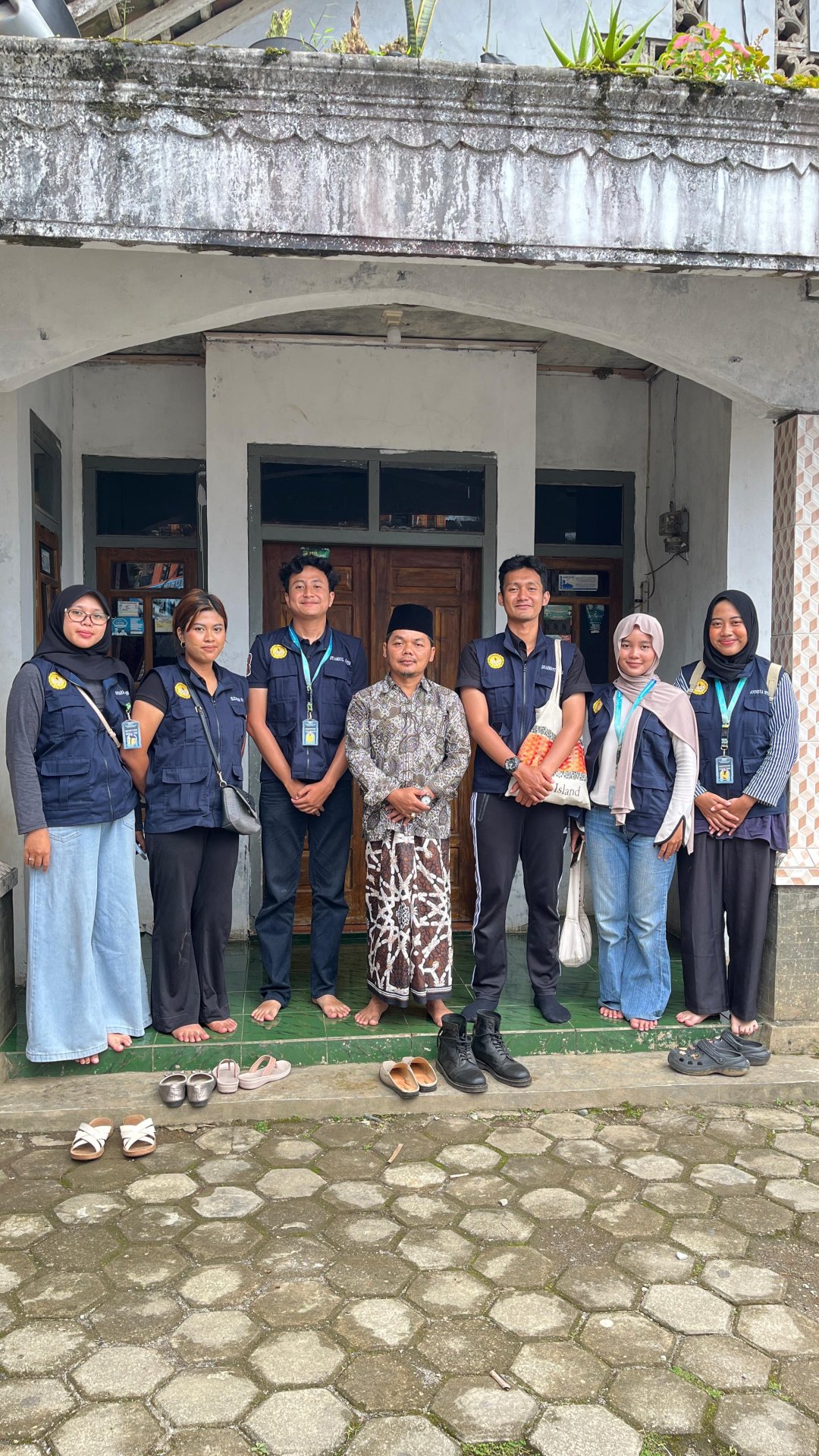 Sowan untuk pamitan di Desa Besuki