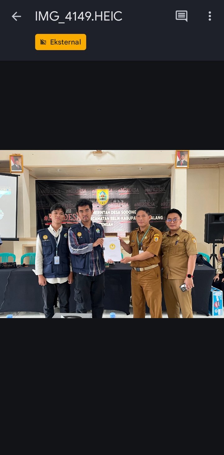 Perpisahan di balai desa