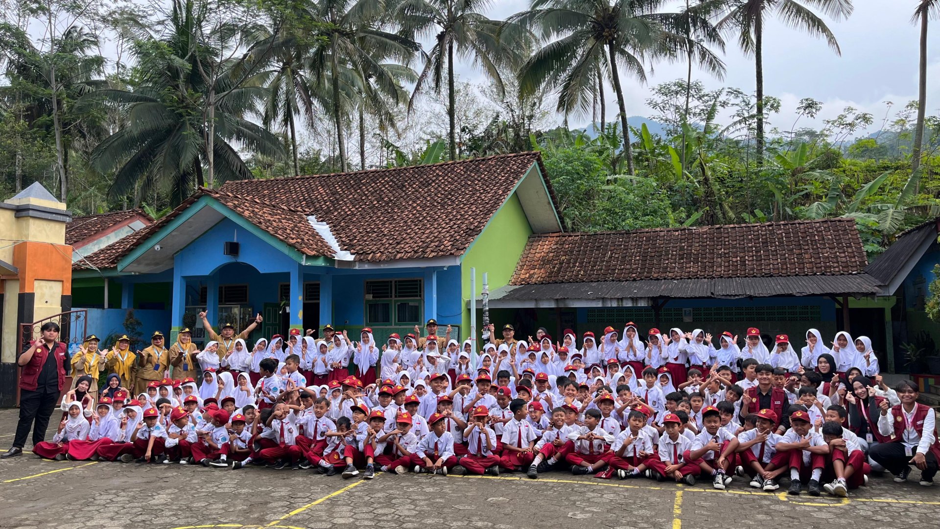 Perpisahan dengan Guru dan Siswa SD Negeri 1 Tanalum