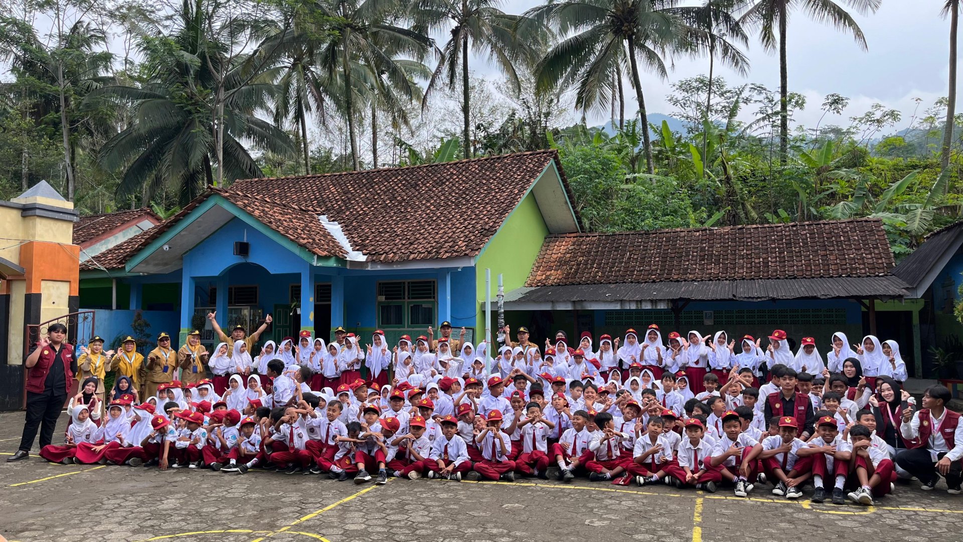 Perpisahan dengan Guru dan Siswa SD Negeri 1 Tanalum