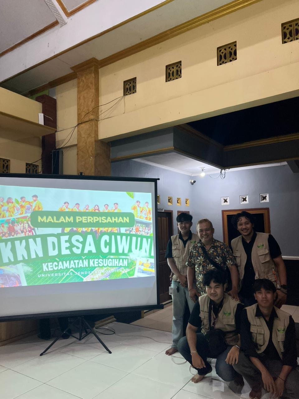 Day 32, malam pelepasan di balai desa ciwuni bersama warga desa ciwuni