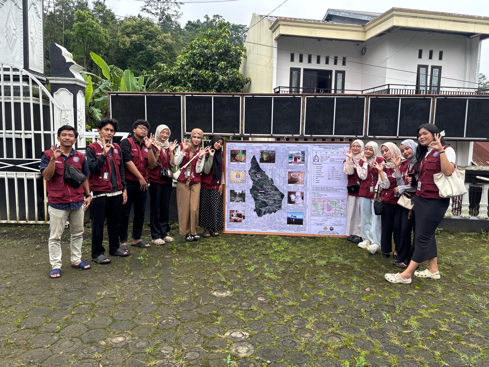 Pemasangan Peta dan pamitan