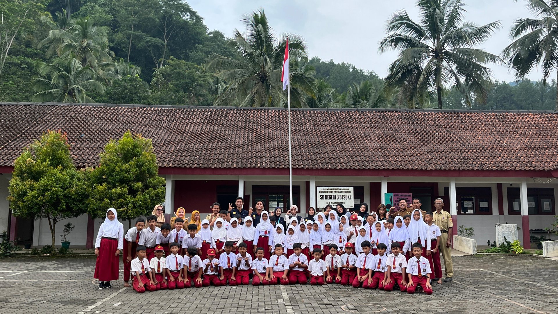 Sowan sebagai bentuk pamitan kepada kepada para tokoh dan warga Desa Besuki