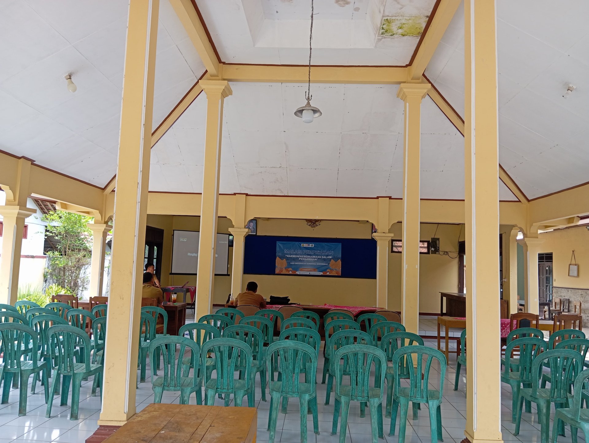 Perpisahan mahasiswa kkn dengan warga desa