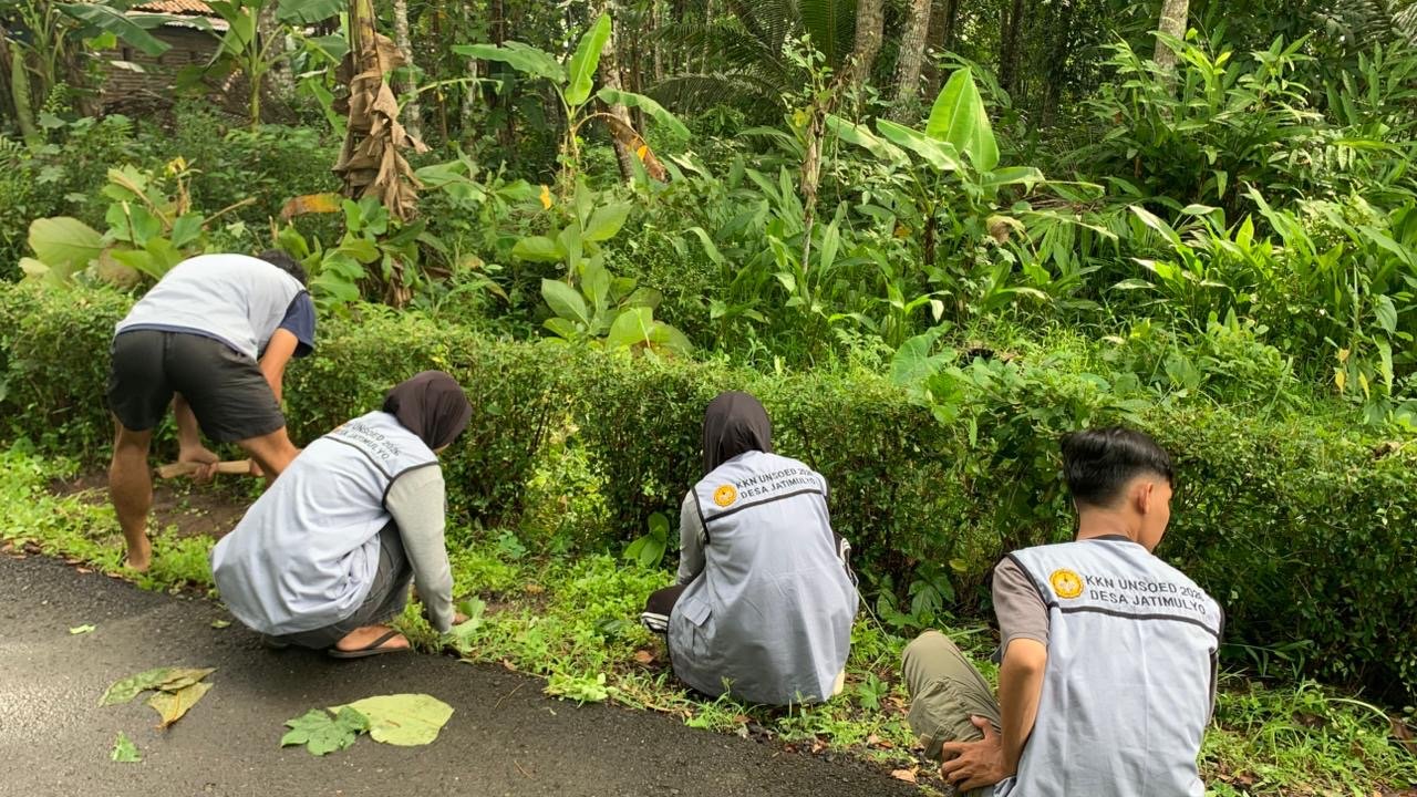 Kerja bakti di desa Jatimulyo