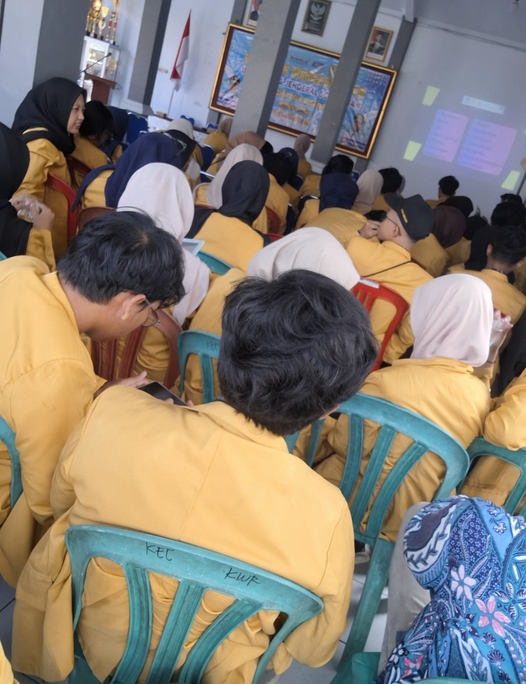 Penarikan Mahasiswa KKN Unsoed di Pendopo Kuwarasan