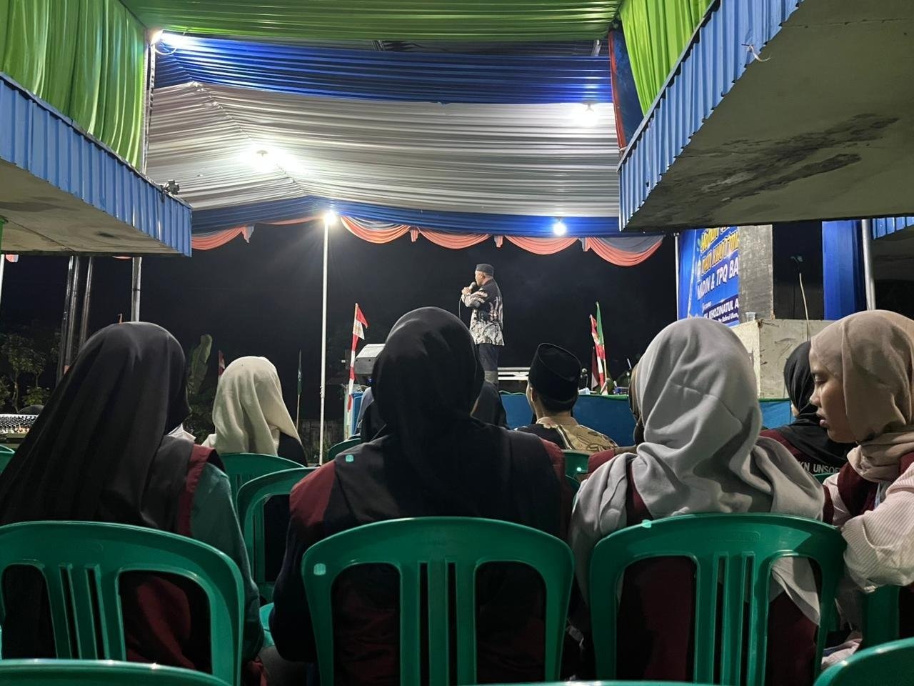 Mengikuti Pengajian Umum Haflah Akhirussanah dan Khotmil Qur’an Madin & TPQ Baitul Huda - KKN Day 33