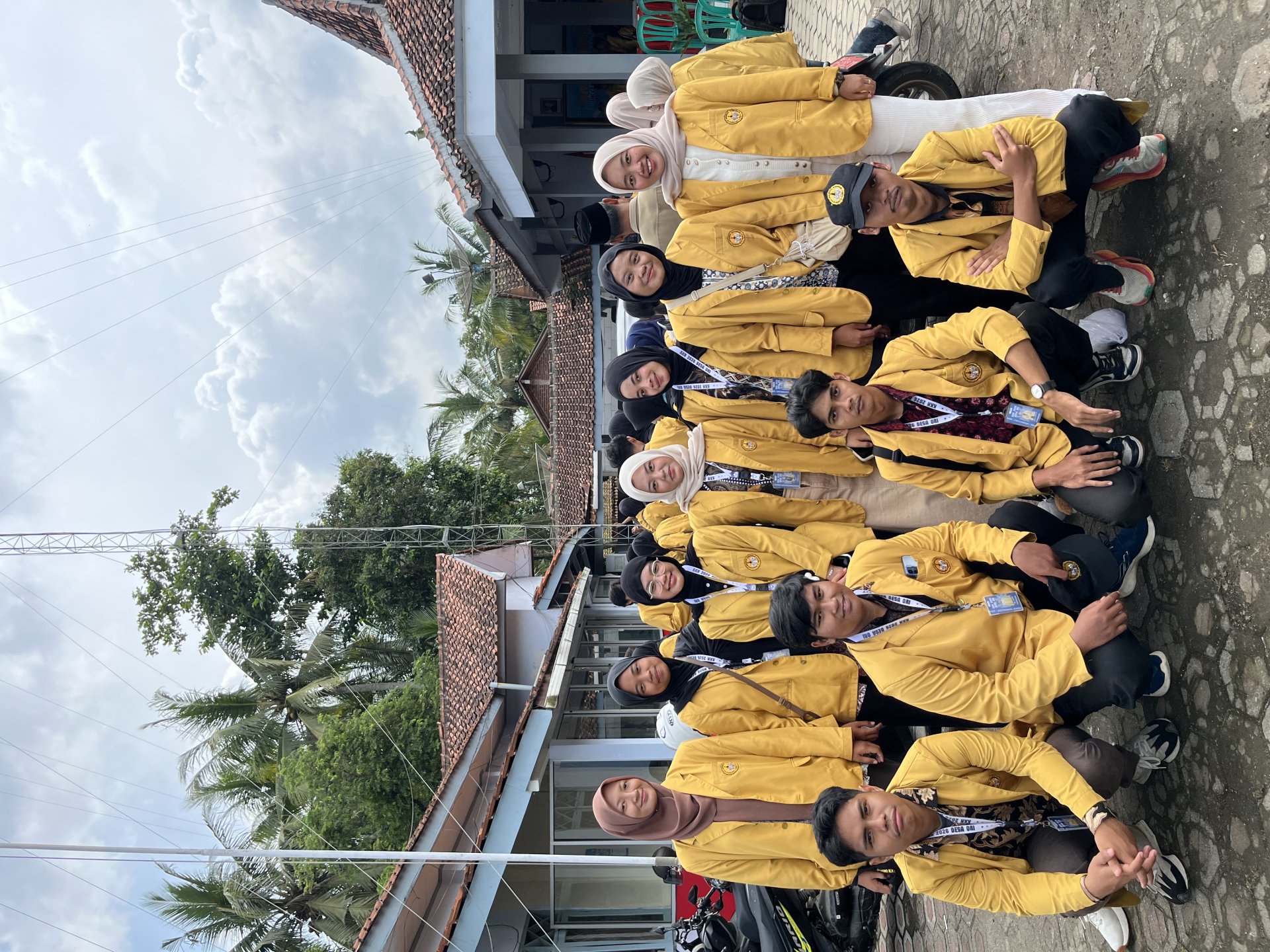 Day 35 | Pelepasan di Pendopo Kecamatan Kuwarasan, Membersihkan Posko, Memberikan Bingkisan