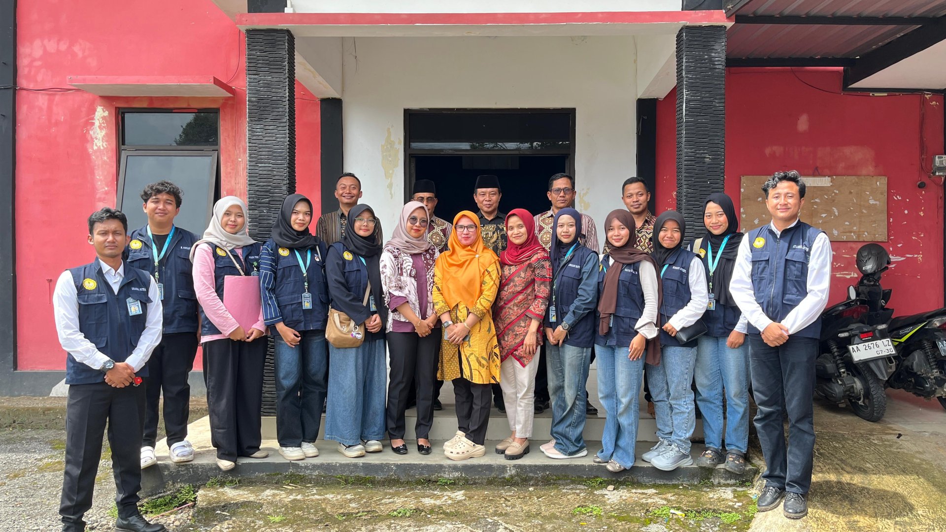 Sowan terakhir sebagai bentuk pamitan kepada warga dan perangkat Desa Besuki