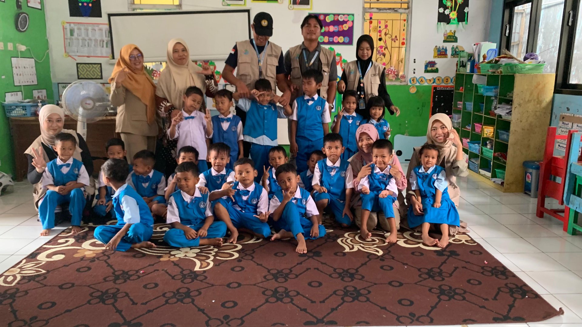 Pamitan dengan anak-anak TK dan guru TK