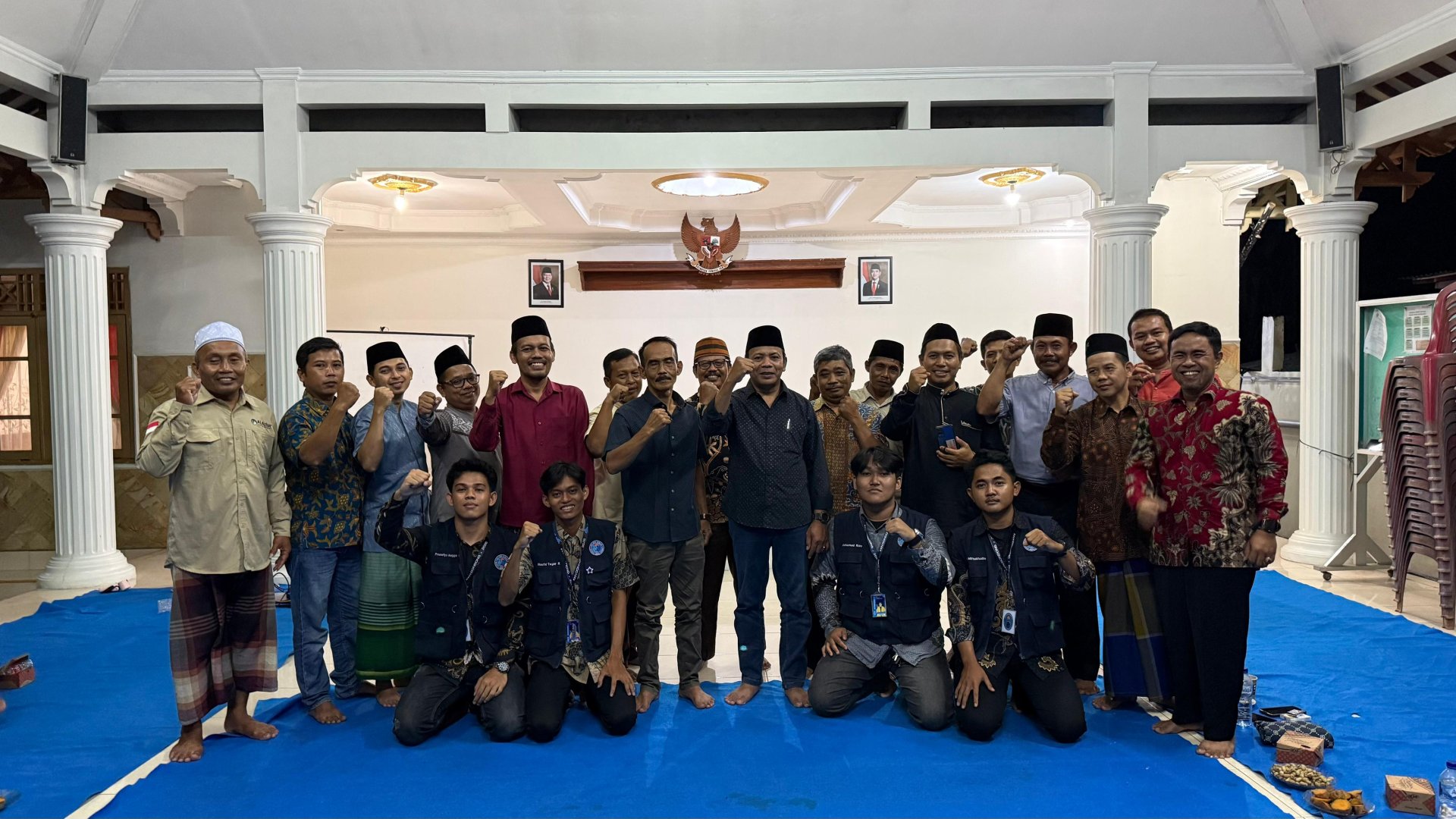 Perpisahan bersama masyarakat Desa