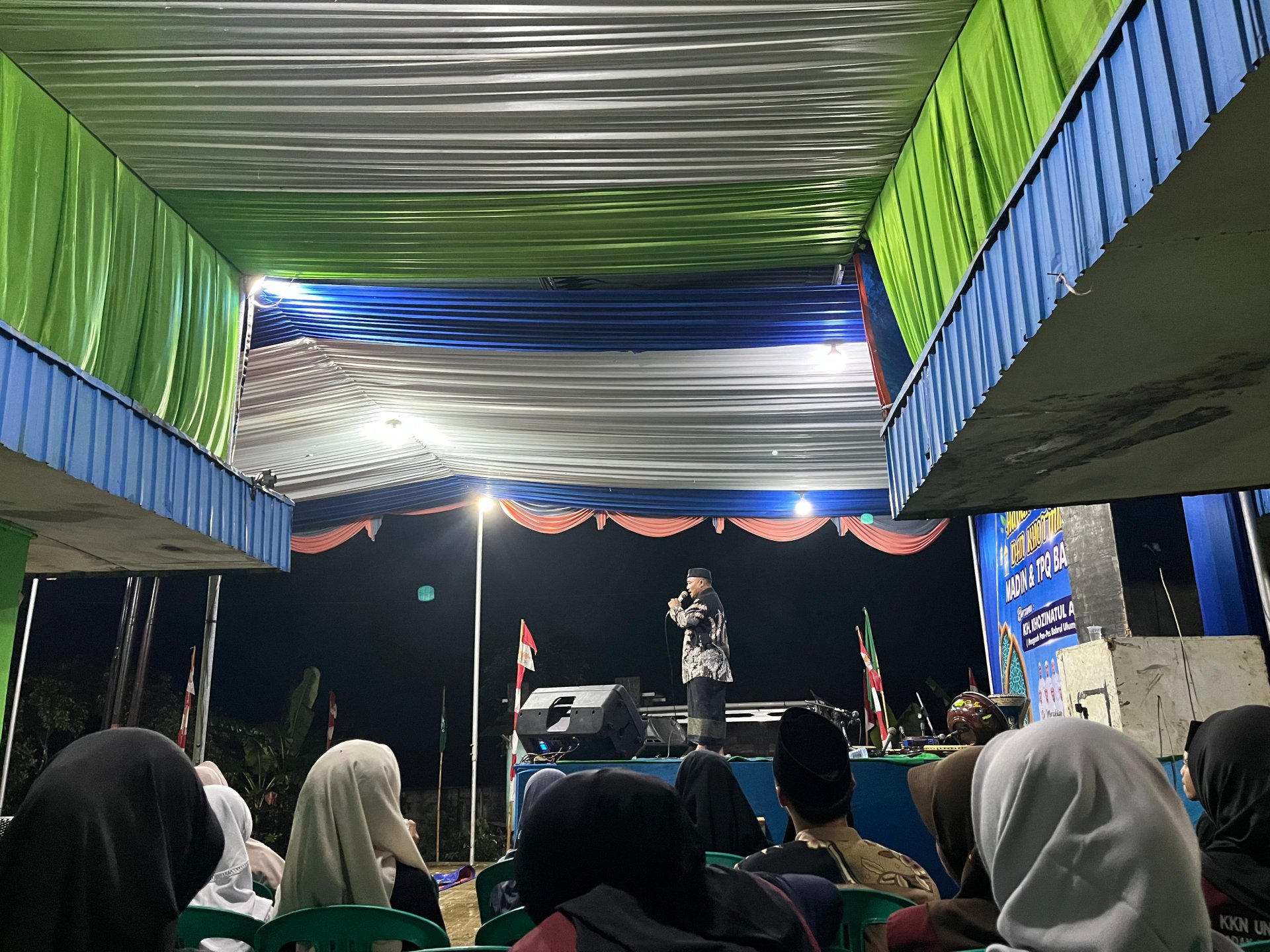 Mengikuti Pengajian Umum Haflah Akhirussanah dan Khotmil Qur'an Madin & TPQ Baitul Huda