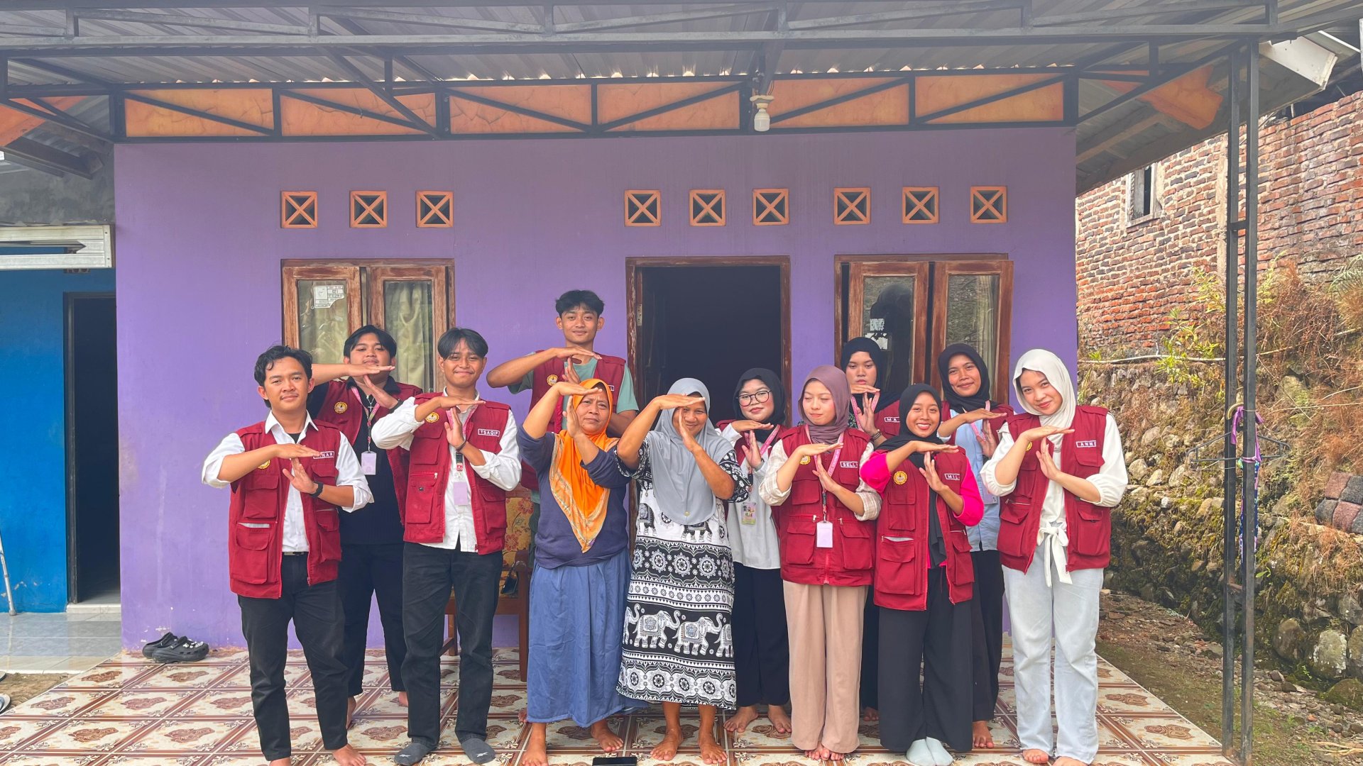 Pamitan dengan Warga Sekitar Posko