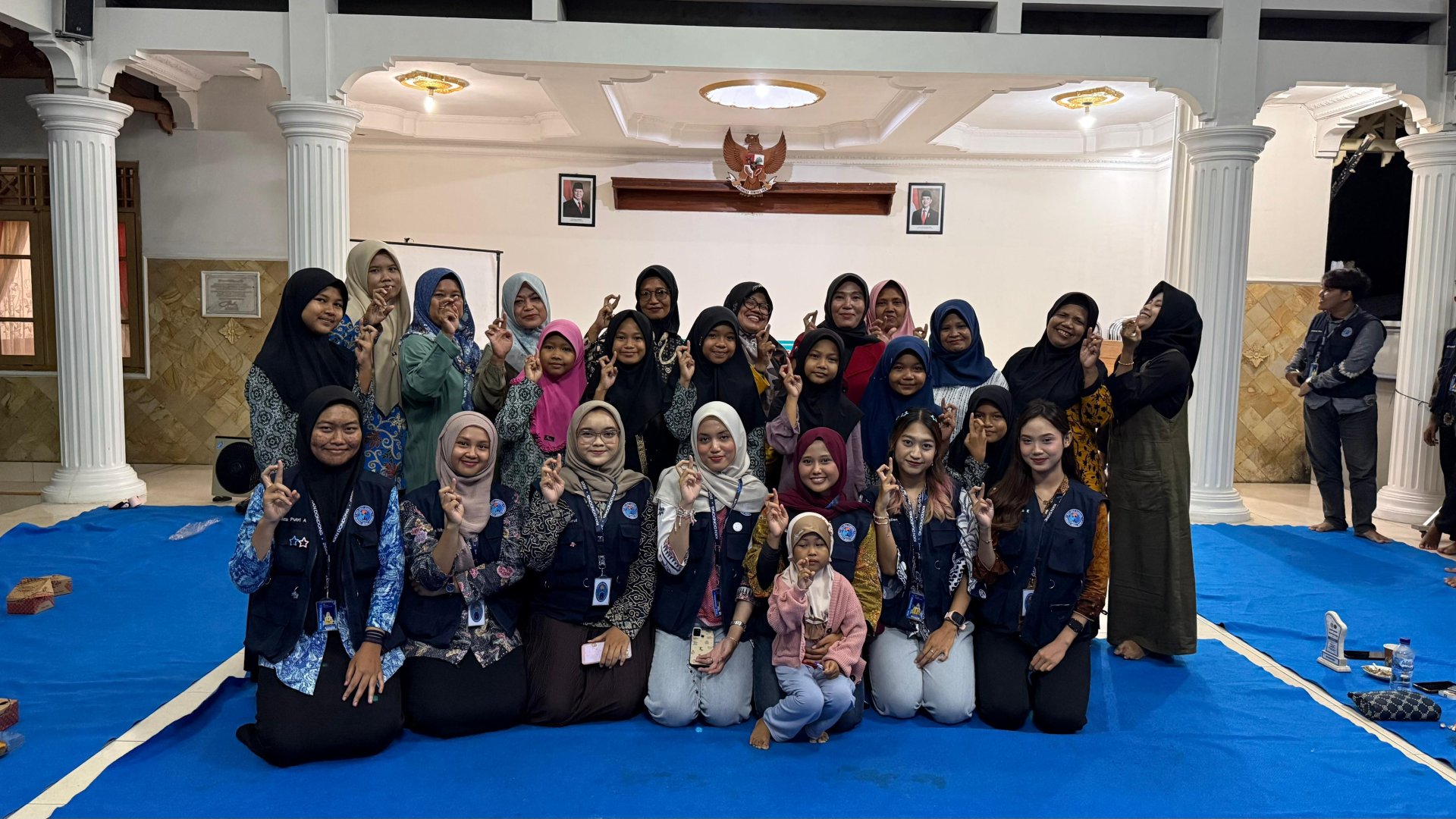 Perpisahan KKN dengan Perangkat dan Masyarakat Desa Dondong