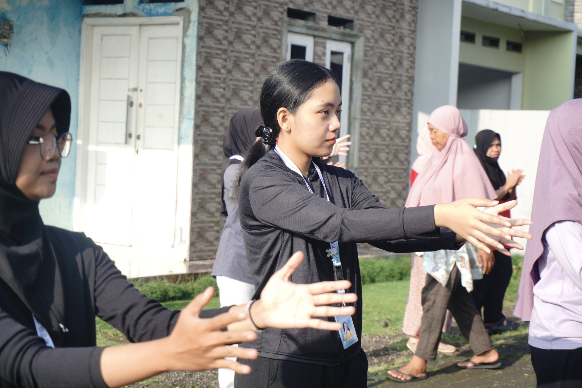 Kegiatan Senam Hipertensi Bersama Ibu-Ibu