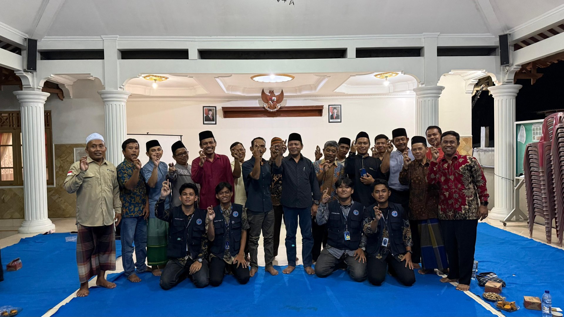 perpisahan di balai desa bersama masyarakat desa dondong