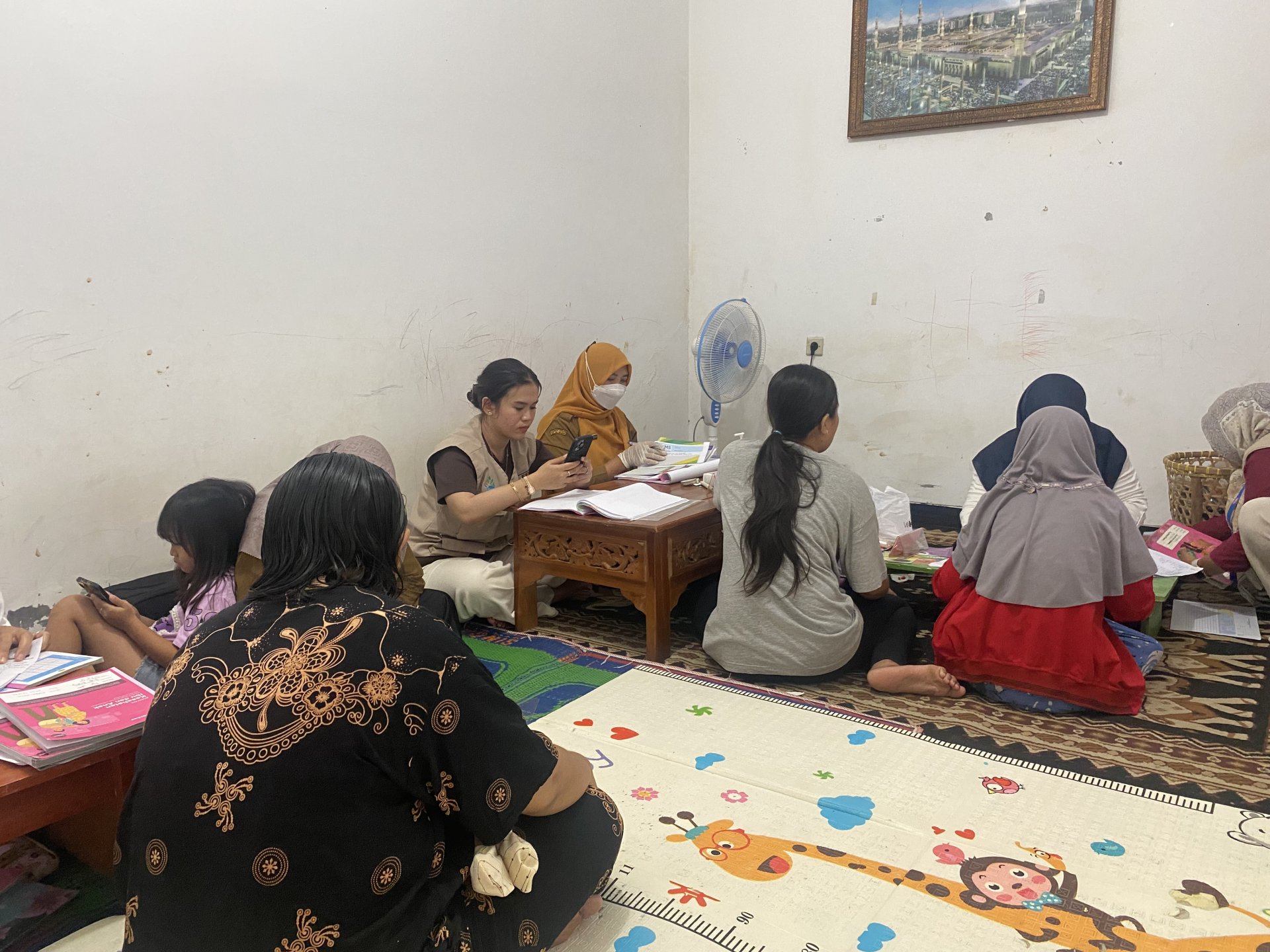 kegiatan posyandu dan pengeditan video after movie