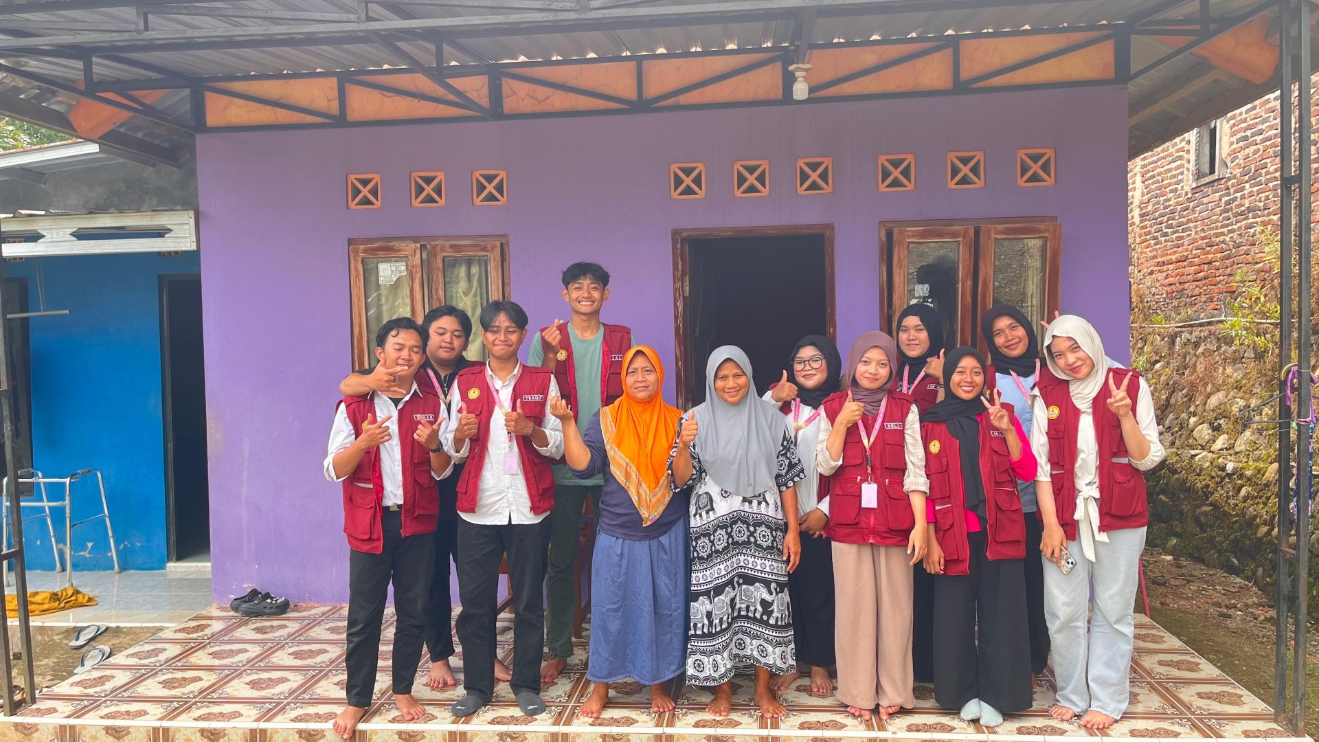 Pamitan dengan Warga Sekitar Posko