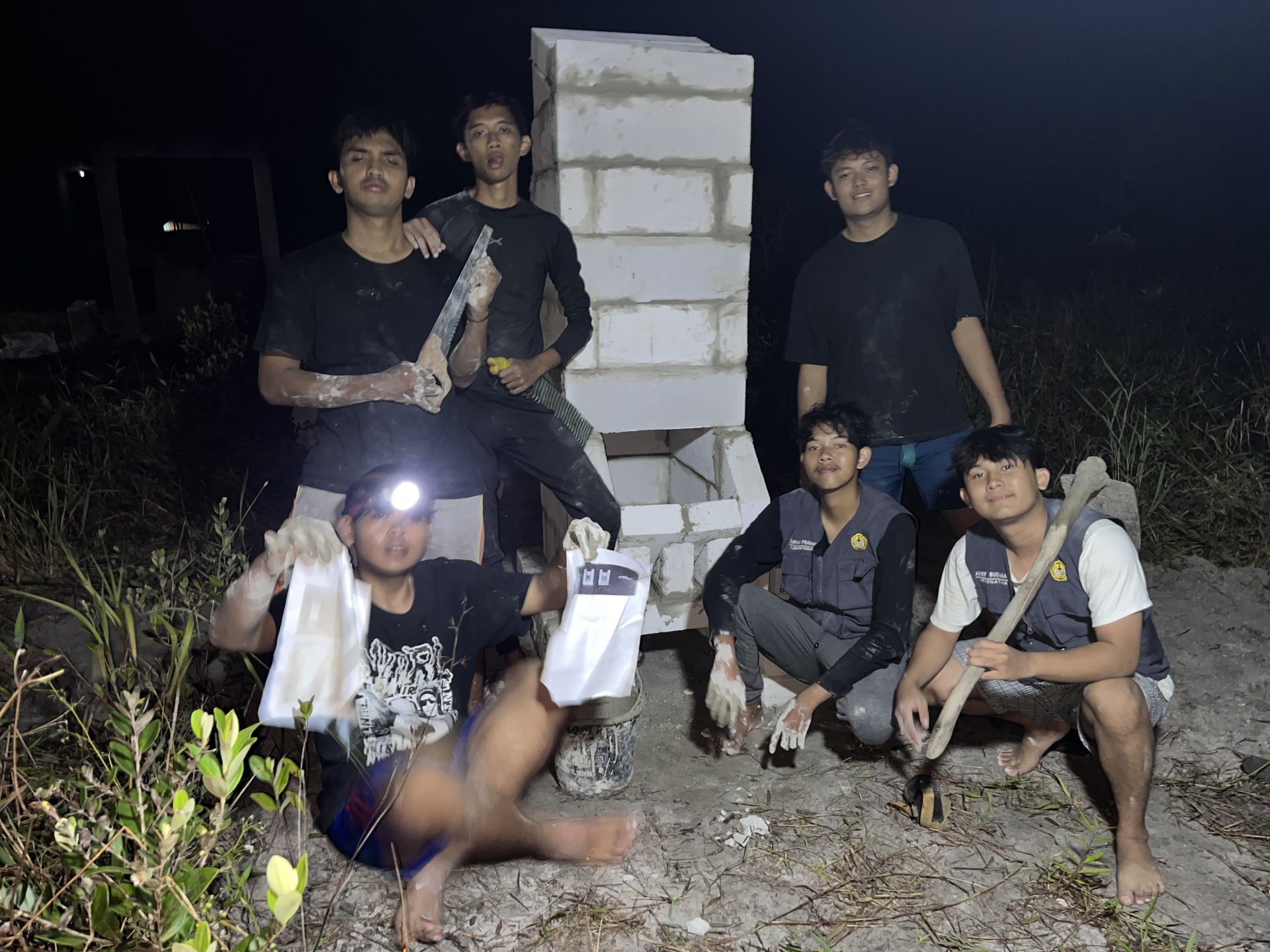 Pembuatan Rocket stove