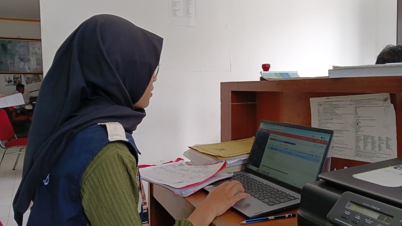 Kegiatan Piket Pelayanan Pemerintah Desa di Balai Desa Trimulyo pada 14 Januari 2026