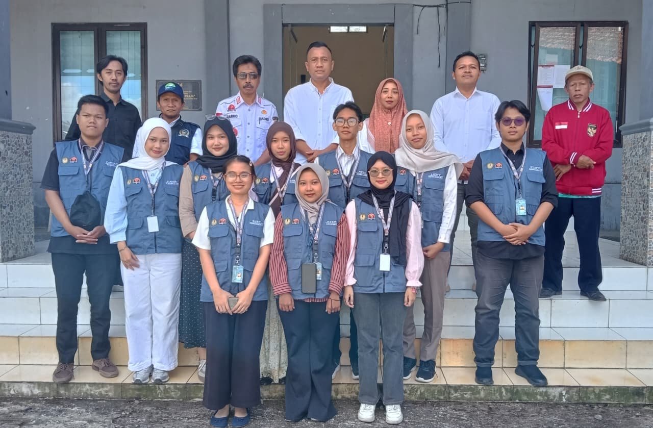Pertemuan dengan kepala desa dan ketua RW