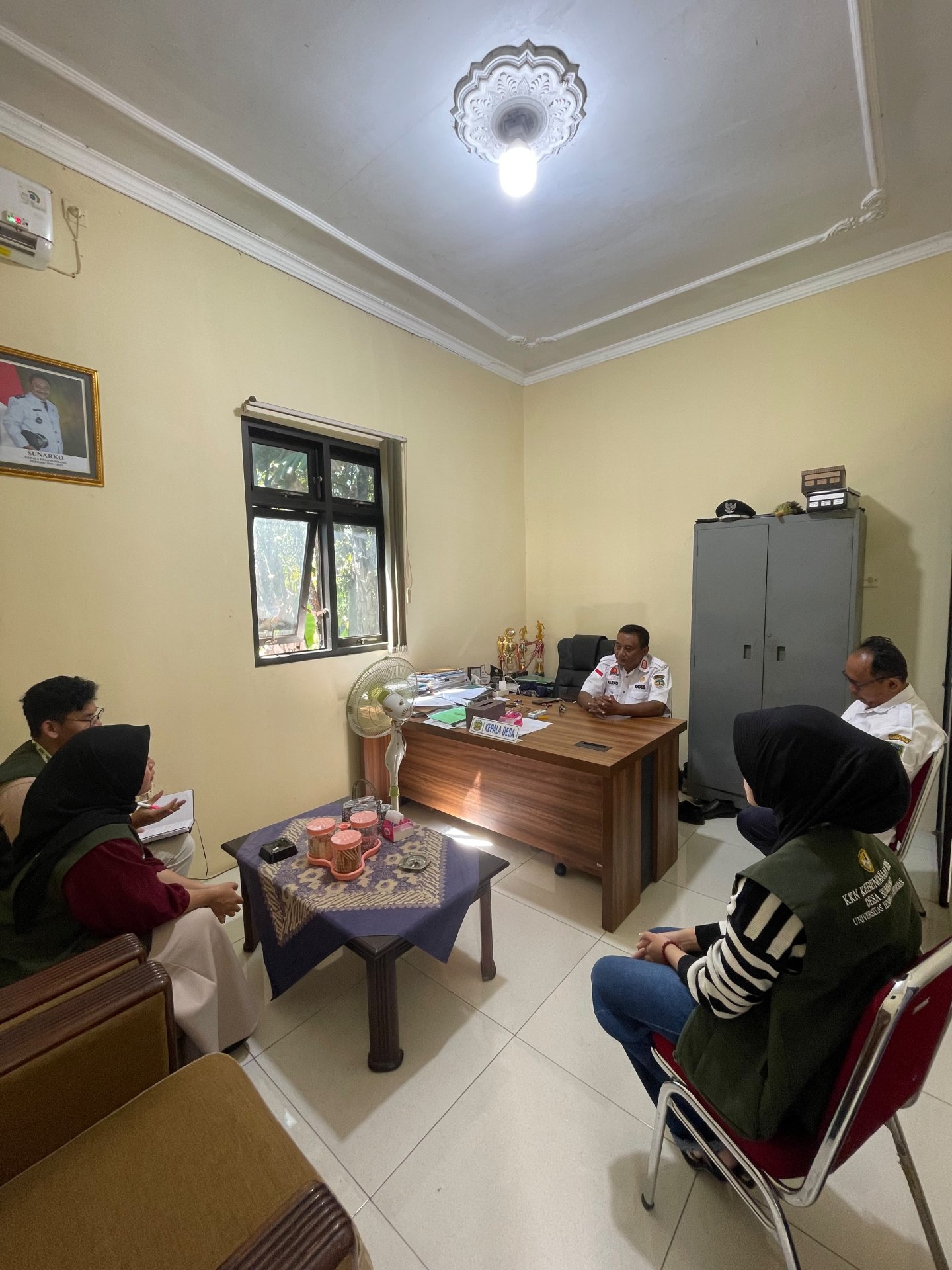 Bertemu dengan Kepala Desa dan Sekretaris Desa