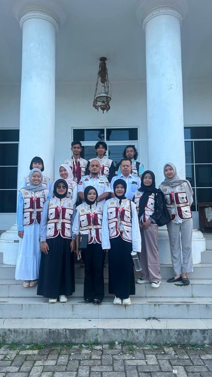 Kunjungan ke perangkat desa
