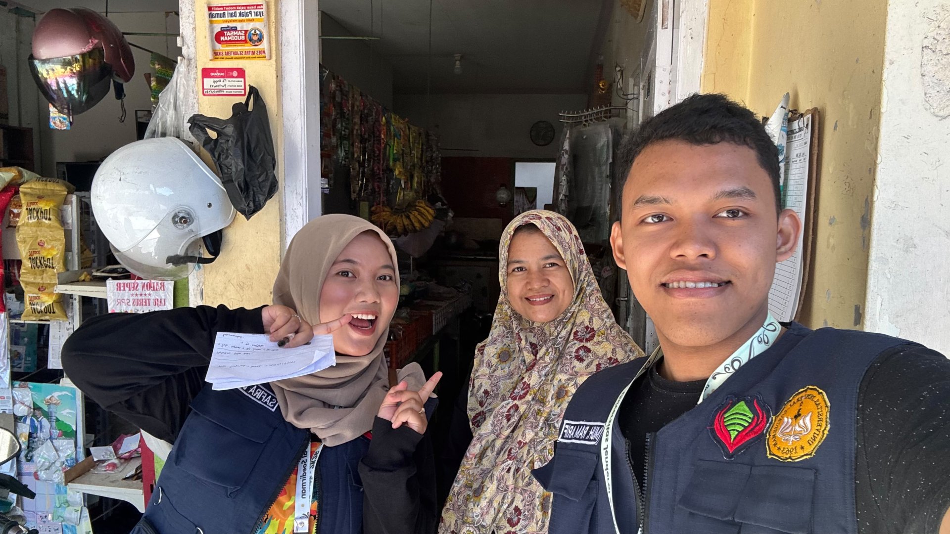 1. Pendataan dan Pendampingan UMKM di Dusun Karangjati 2. Survey Lapangan 1 untuk pemetaan jalur evakuasi