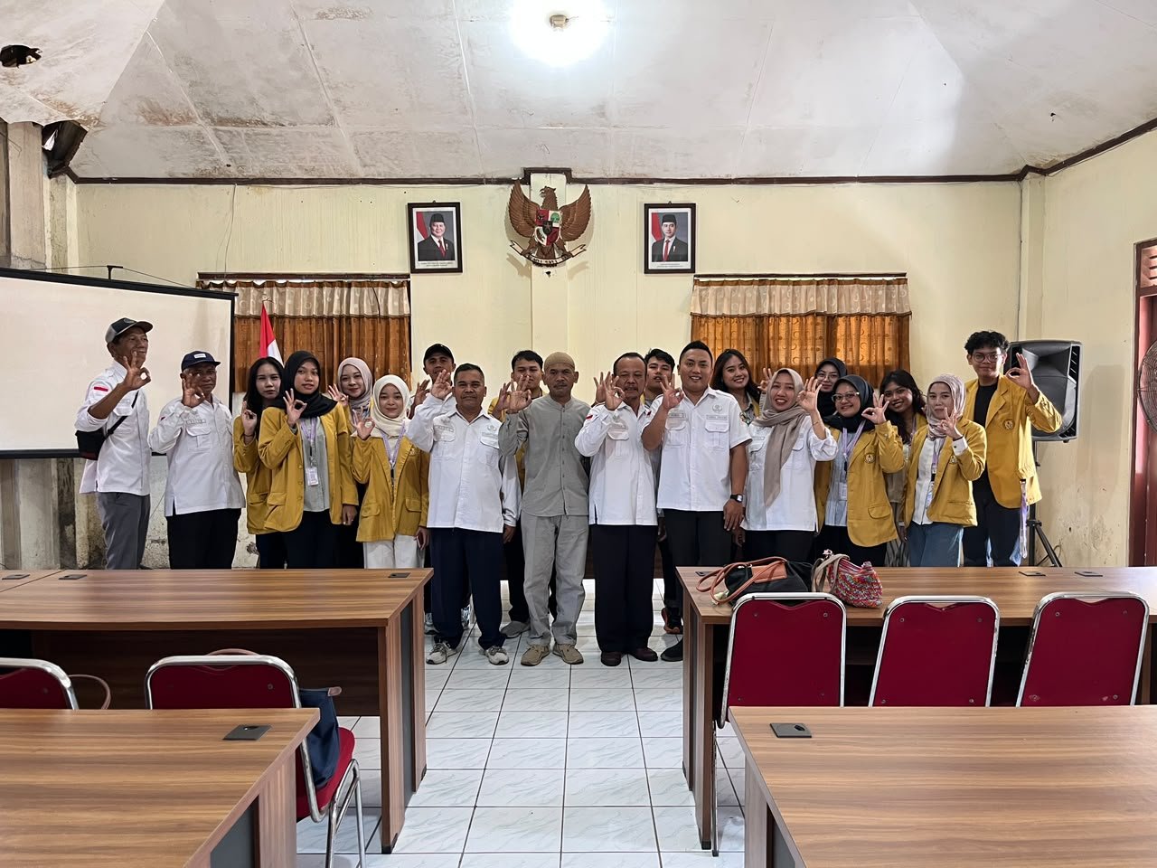 Penerimaan Mahasiswa KKN oleh Pemerintah Desa