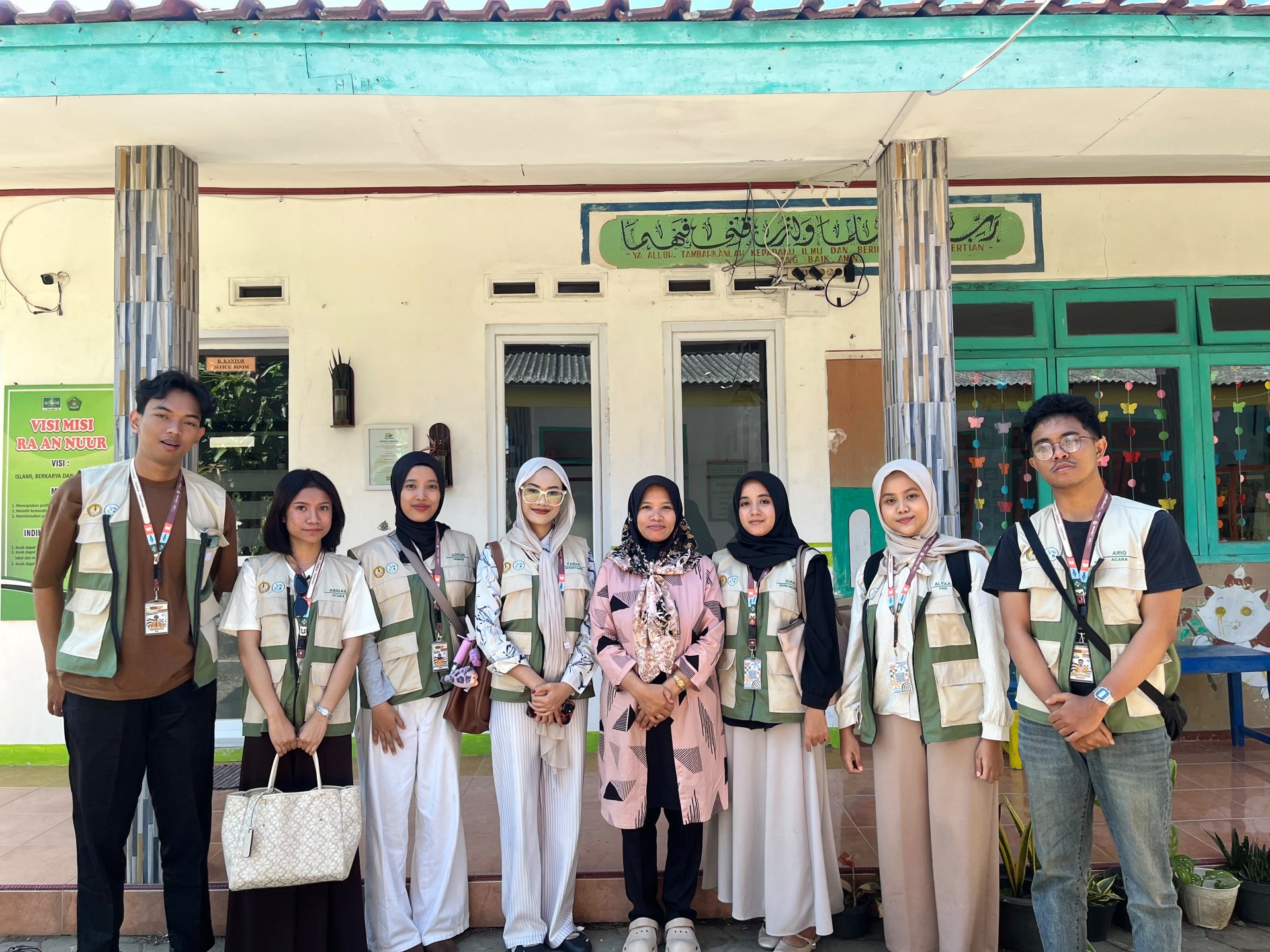 Kunjungan sekolah dan pendataan buku bantuan Perpusnas