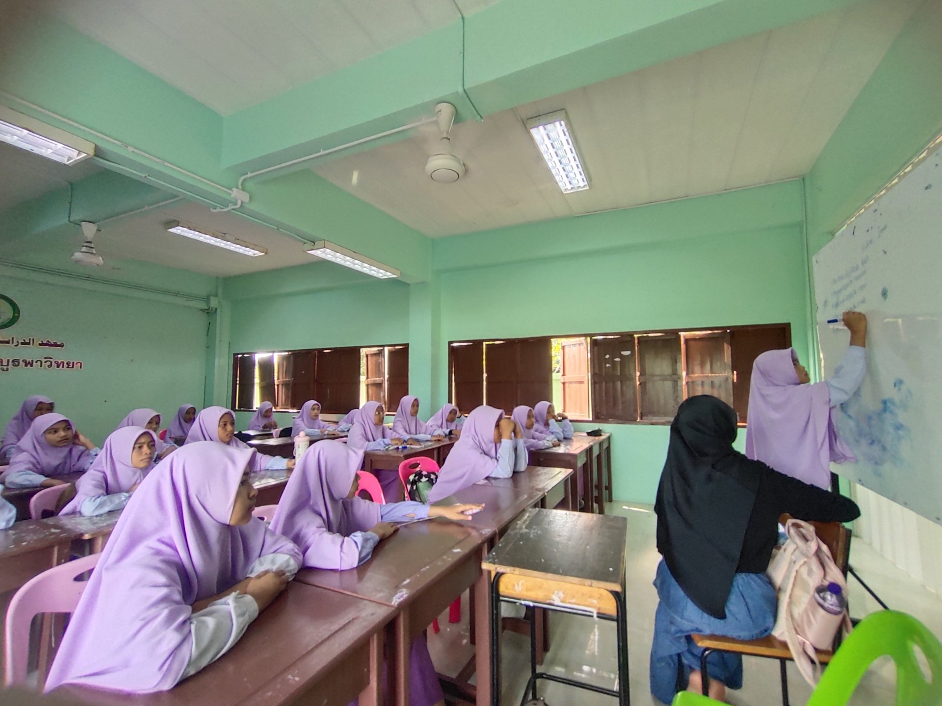 Mengajar Pembiasaan Keagamaan di Islam Burapha (Materi Rukun Iman)
