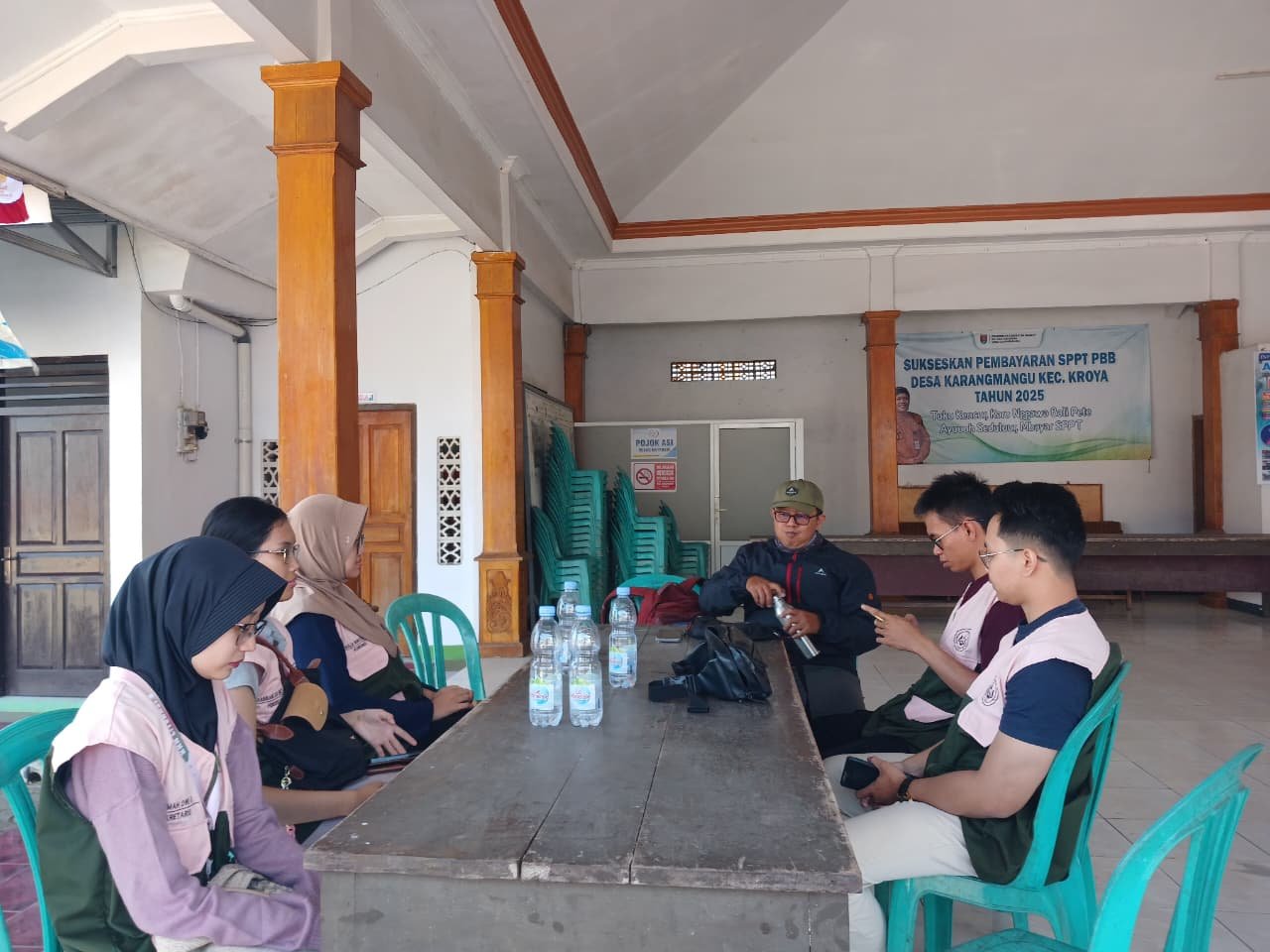 Piket Pelayanan Perpustakaan dan Persiapan Lomba Menggambar pada Pesta Literasi Wanarata