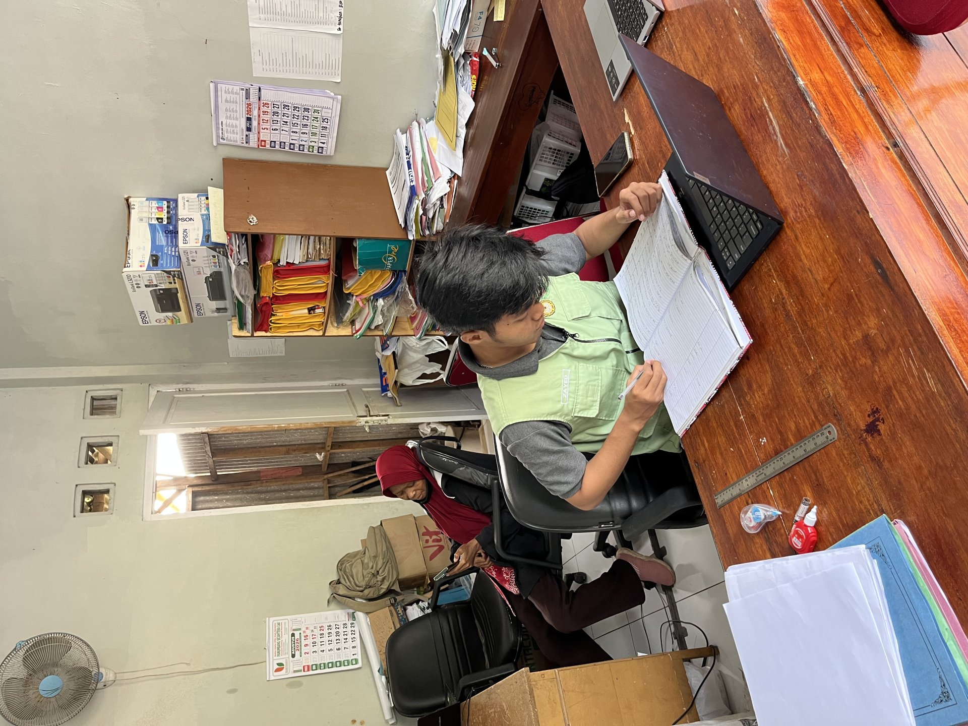 Piket Balai desa dan kelas bimbingan mata pelajaran sekolah