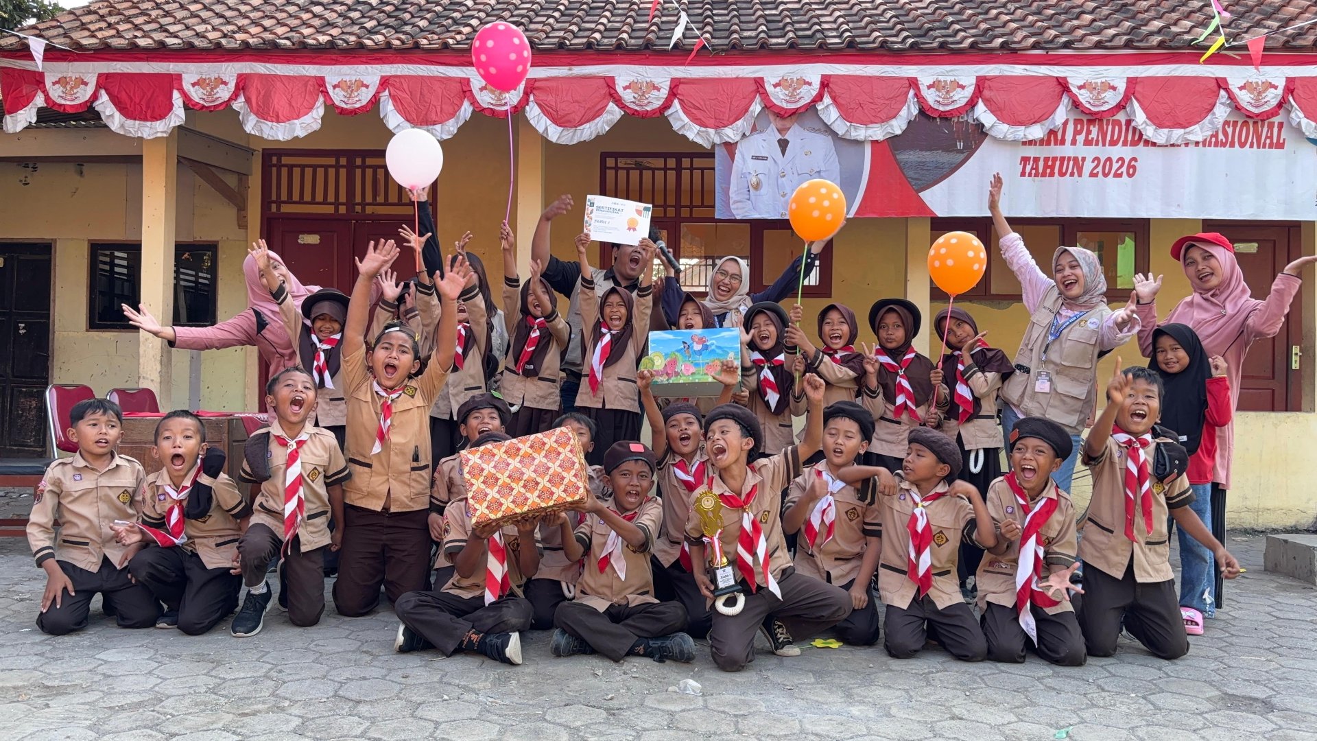 Dari Karya ke Cerita, Siswa SD Negeri Margasari 02 Tampilkan Mading 3D dalam Apresiasi Literasi