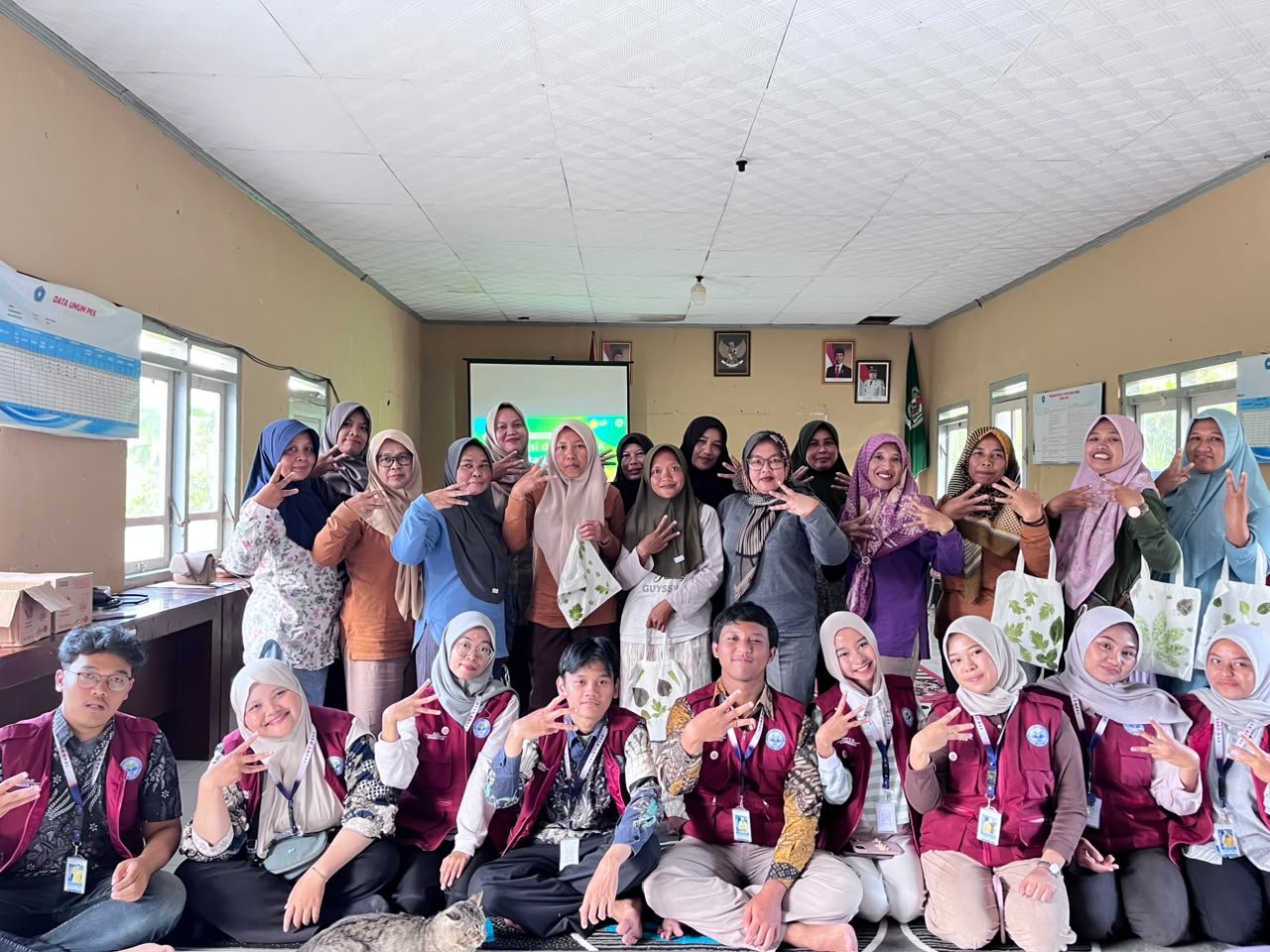 Sosialisasi dan Pembuatan Ecoprint