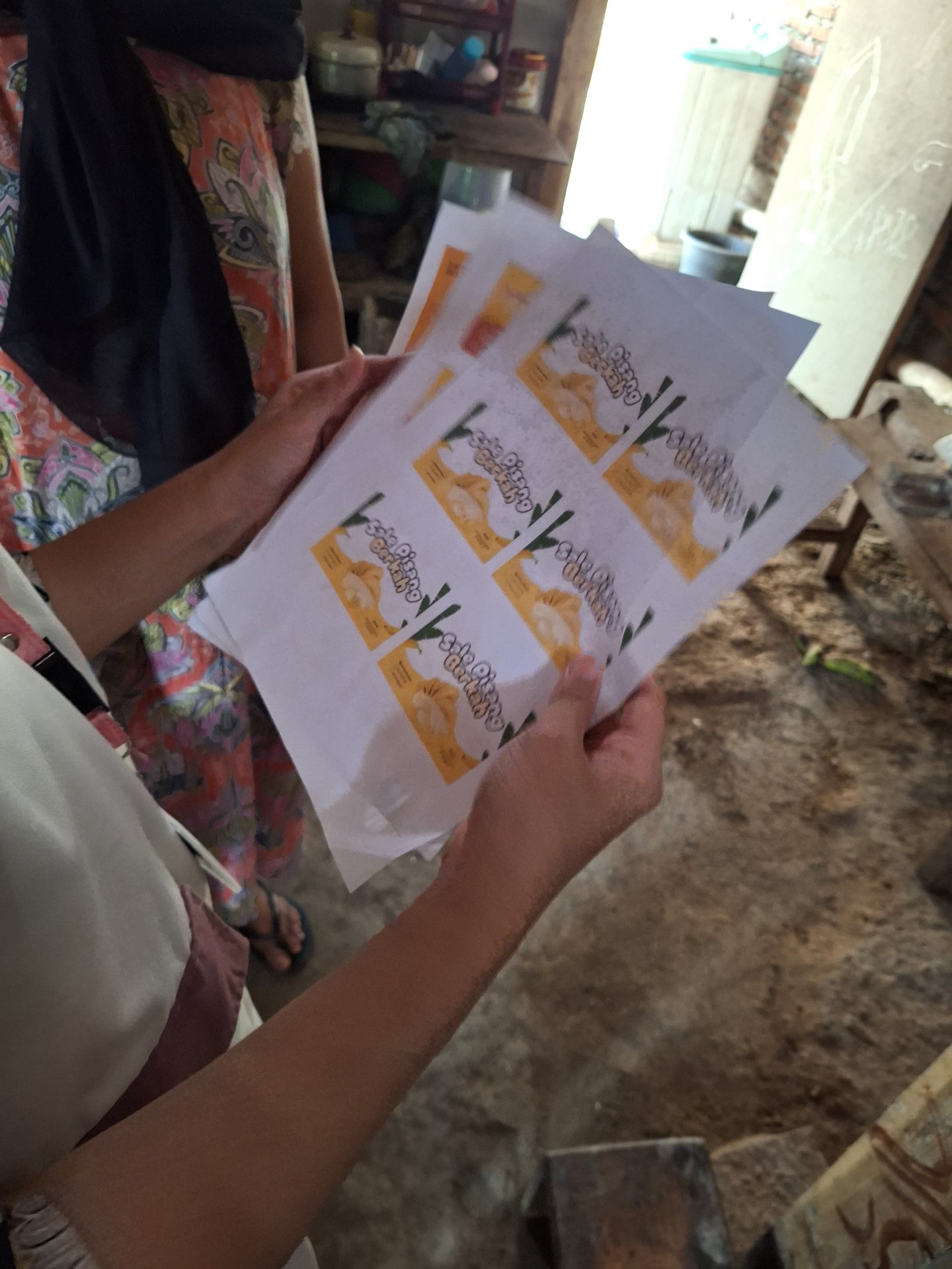 Pemberdayaan masyarakat melalui pendampingan UMKM (Bantuan design produk)