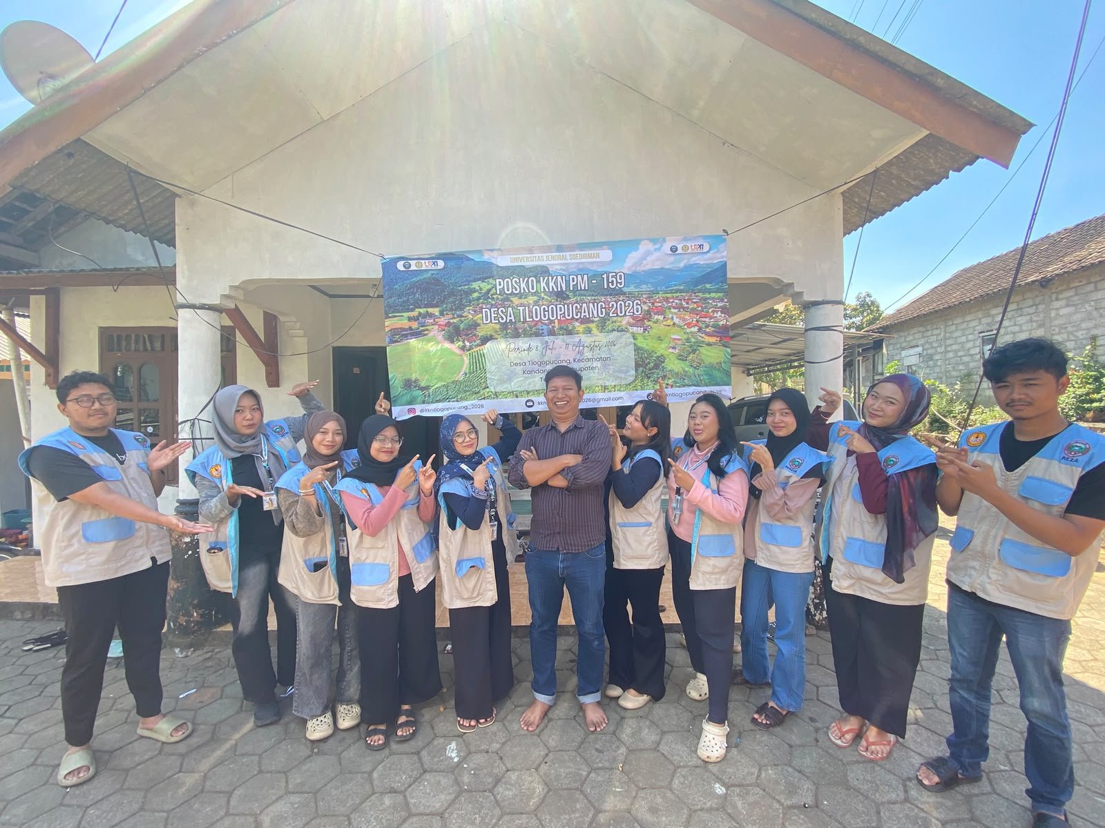 KKN Day 33 — Kunjungan DPL ke Posko dan Serah Terima Piagam ke Kadus Karang Tengah
